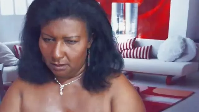 Porno kaydı Süper sex film video izle azgın kız arkadaşı orgazm için onu Kedi yayılır