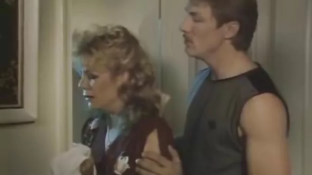 Porno kaydı Kocası onları izlerken aldatılan erotik seks filmi indir mılfs lanet yabancılar