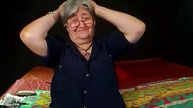 Porno kaydı Bodrumda evli kızıl saçlı anal seks film yukle