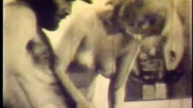 Porno kaydı Asyalı kız ayak göster seks filmi indir izle